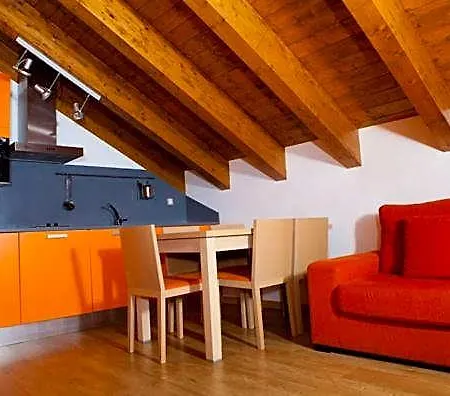 Apartahotel Castejon De Sos מלון דירות Castejón de Sos